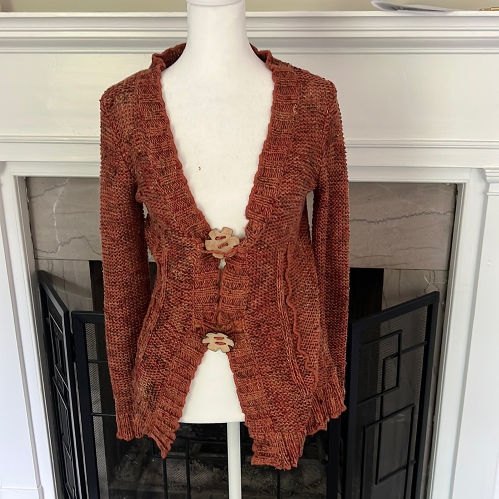 BCBG unique sweater with flower shaped buttons XS